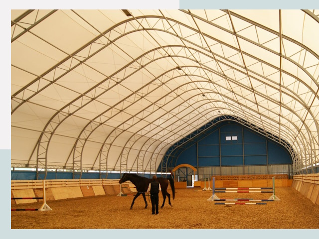 Строительство конных манежей в Уссурийске