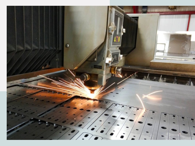 Лазерная резка металла в Уссурийске от 619 руб.